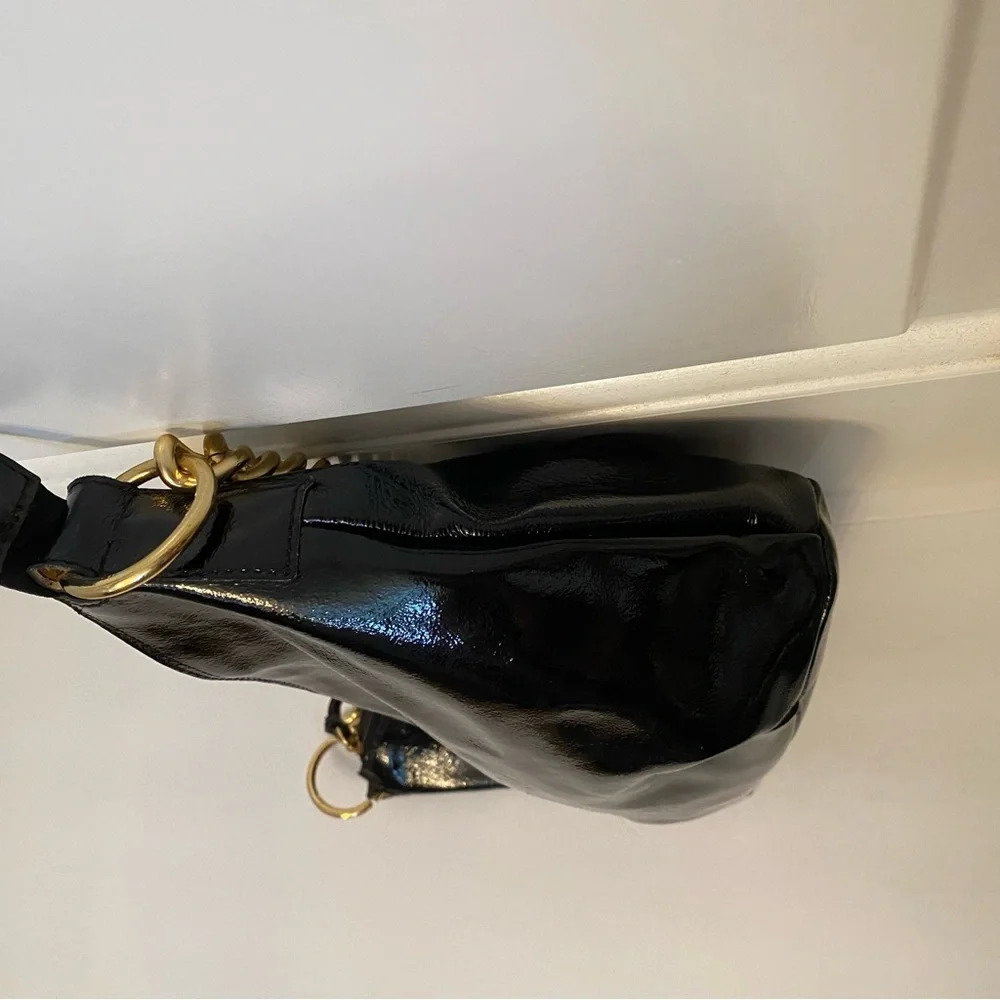 MAURIZIO TAIUTI BAG HOBO SHOULDER BLACK PATENT LEATHER ITALY GOLD CHAIN STRAP